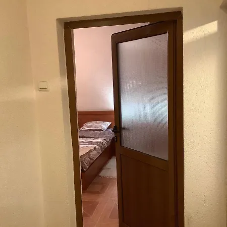 приключение в Διαμέρισμα